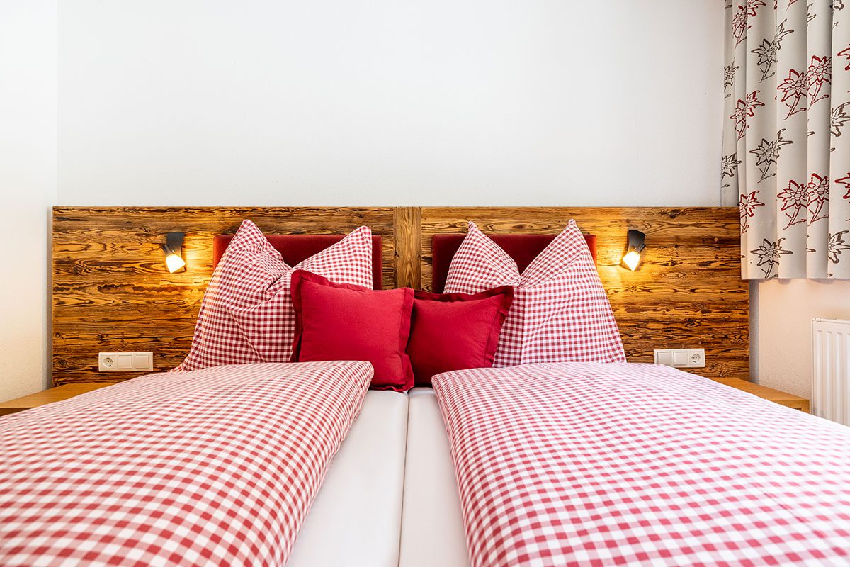 Doppelzimmer Enzian mit Terrasse 16, Gsenghof in Filzmoos